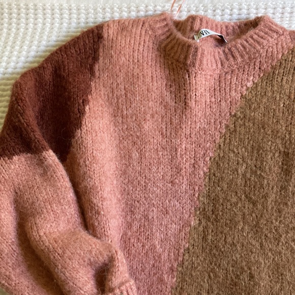 Zara Pullover Sweater - Picture 2 of 3